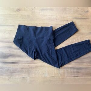Athleta Salutation 7/8 Tight in Navy